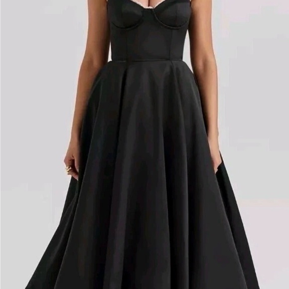 House of CB Dresses & Skirts - House of CB Mademoiselle Midi Tulle and Silk gown.